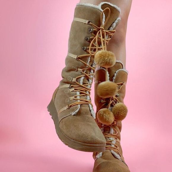 ❌SOLD-DEPOP❌ Vintage Nevada Tan Bratz-Style Boots W/ Pom-Poms - Picture 1 of 5